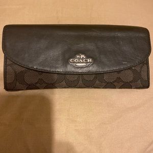 COPY - Gently used Coach Wallet
